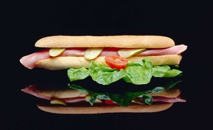 Illustration: Un sandwich au jambon.