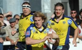 Clermont vise un 11e succès d'affilée face à Castres, vendredi lors de la 20e journée du Top 14 qu'il domine outrageusement, tandis que le Stade Toulousain, auréolé de sa qualification en finale de Coupe d'Europe, se replonge dans les affaires intérieures en recevant Auch.