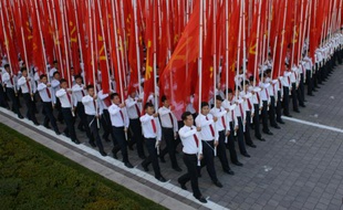 Défilé pour le 70e anniversaire du parti du e leader de la Corée du Nord Kim Jong-Un lors à Pyongyang, le 10 octobre 2015