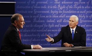 Les candidats à la vice-présidence des Etats-Unis, le démocrate Time Kaine (gauche) et le républicain Mike Pence, le 4 octobre 2016.