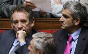 Vingt-deux députés UDF sortants affirment mercredi leur volonté "d'inscrire sans hésitation leur démarche dans la majorité présidentielle qui se dessine" autour de Nicolas Sarkozy, "tout en conservant leur autonomie au Parlement, et sans intégrer lUMP".
