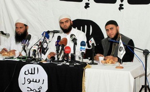 Les entrées de la ville de Kairouan étaient bouclées dimanche par la police et l'armée tunisiennes, pour empêcher les militants salafistes jihadistes de participer à un congrès interdit par les autorités, laissant craindre un face-à-face violent.