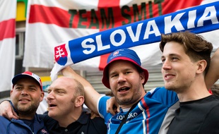 Des supporters de la Slovaquie à Saint-Etienne, le 19 juin 2016, avant un match contre l'Angleterre.