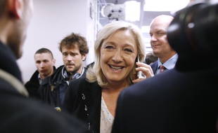 Marine Le Pen pendant les élections départementales, le 22 mars 2015.