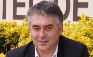 Le député-maire de Cholet Gilles Bourdouleix est visé par une enquête préliminaire pour "apologie de crime contre l'humanité", au lendemain des déclarations de l'élu sur Hitler et les gens du voyage publiées lundi dans le Courrier de l'Ouest.