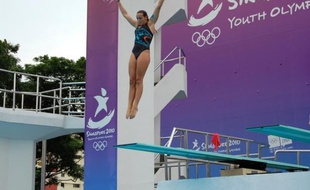 Pauline Ducruet, fille de Stéphanie de Monaco, plonge à Singapour lors des Jeux olympiques de la jeunesse, le 17 août 2010.