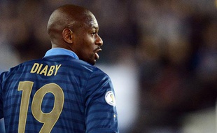 Le milieu de terrain de l'équipe de France Abou Diaby, lors de la victoire face à la Finlande, le 7 septembre 2012.