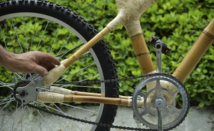 Le vélo en bambou présenté au au Forum mondial de la bicyclette, en Colombie le 27 février 2015.