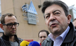 Le co-président du Parti de gauche Jean-Luc Mélenchon a indiqué vendredi, en marge du congrès du PG à Bordeaux, escompter pour les élections municipales de 2014 une liste Front de Gauche au premier tour, au moins "dans les grandes villes".