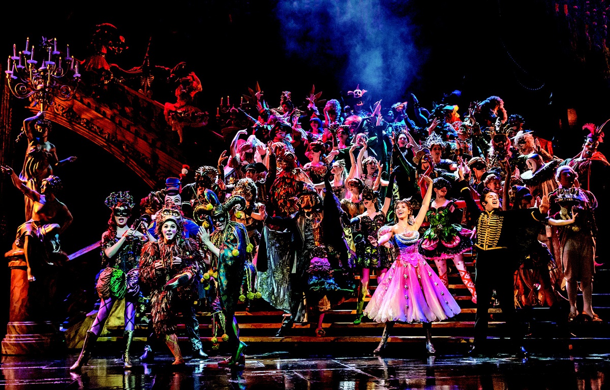 Distribution De 13 La Comedie Musicale Le Fantôme de l'Opéra» se prépare à hanter le Théâtre Mogador