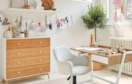 Vous manquez de rangements stylés ? Cette commode 4 tiroirs imitation chêne/blanc est à -55 % chez But !