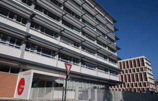 Des étudiants manifestent contre les logements Crous réquisitionnés pour le…