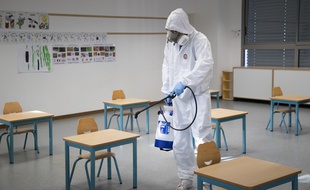 Une école en cours de désinfection à cause du Covid-19. Illustration.