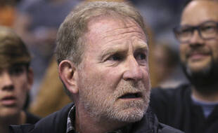 Le propriétaire des Phoenix Suns, Robert Sarver, ici en décembre 2019.