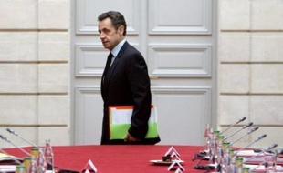 Nicolas Sarkozy a annoncé mercredi, sans satisfaire les syndicats, une série de mesures destinées aux Français touchés par la crise, chiffrées à 2,6 milliards d'euros, à l'issue d'un sommet social bouleversé par la dégradation de la situation en Guadeloupe.