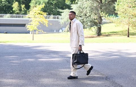 C’est quoi ce sac porté par Kylian Mbappé à Clairefontaine ?