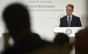 Le chef de la banque centrale allemande Jens Weidmann lors d'une conférence de presse à Madrid le 24 novembre 2014