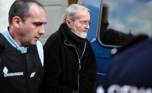 Maurice Agnelet quitte la cour d'assises d'Ille-et-Vilaine, à l'issue du troisième jour de son procès, le 9 avril 2014 à Rennes