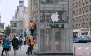 Le groupe a fait un dupe de l'Apple Store sur l'ascenseur d'un métro.
