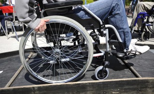 Le 28 avril 2010 à Nantes, lors de la semaine de sensibilisation au handicap.