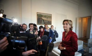 Les cinq organisations étudiantes représentatives - l'Unef, la Fage, l'Uni, la Cé et PDE - ainsi que la Conférence des présidents d'universités (CPU) étaient reçues jeudi par la ministre de l'Enseignement supérieur, Valérie Pécresse.