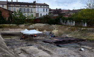 Sur la fin d'un chantier de fouilles à Angoulême, une gravure a été découverte.
