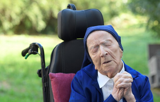 Doyenne de l'humanité : « On me demande parfois une mèche de cheveux de SSur André »