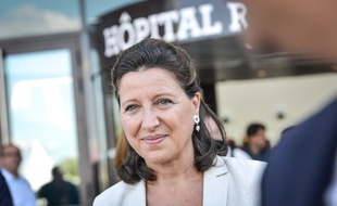 La ministre de la Santé, Agnès Buzyn, devant l'hôpital Robert-Boulin à Libourne le 7 septembre 2018.