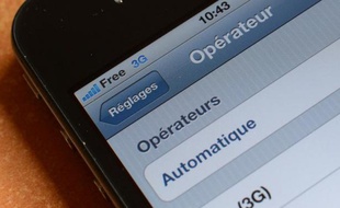Le directeur général du groupe Iliad, maison mère de Free, Maxime Lombardini, a écrit aux opérateurs Bouygues Telecom et SFR pour leur demander d'accueillir ses fréquences sur les réseaux mobiles qu'ils prévoient de partager, indiquent mercredi Les Echos.