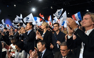 Des militants de Sens Commun le 15 novembre 2014 à Paris, lors d'un meeting avec les candidats à la présidence de l'UMP.