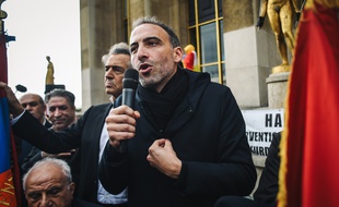 Raphaël Glucksmann a lancé une pétition pour empêcher l'expulsion d'une fillette
