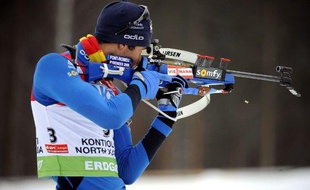 Le biathlète français Martin Fourcade, lors de l'épreuve de Kontiolathi, le 14 mars 2010.