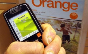 Un client du fournisseur d'accès Orange résidant à Pessac (Gironde), Mohamed Zaidi, s'est vu attribuer le mot de passe "salearabe" dans un courrier reçu début décembre, ont indiqué mercredi des sources concordantes confirmant une information du quotidien Sud Ouest.