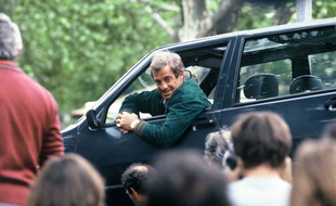 Jean-Paul Belmondo réalise une cascade sur le tournage de