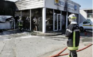 600 m2 de bâtiment ont brûlé.