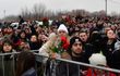 Guerre en Ukraine : Les obsèques de Navalny marquées par les hommages courageux de la foule