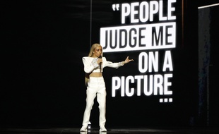 Bilal Hassani en répétition sur la scène de l'Eurovision, le 13 mai 2019.