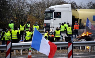 Des gilets jaunes lors du samedi 17 novembre 2018, il y a trois ans