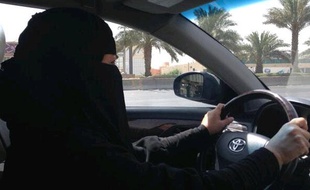 Capture d'écran du compte twitter de l'activiste saoudienne Eman Al Nafjan défiant les autoritrés en allant conduire, le 9 octobre 2013.