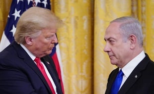 Le Président des Etats-Unis Donald Trump avec le Premier ministre d'Israël Benjamin Netanyahu lors de l'annonce du "plan de paix", le 28 janvier 2020.