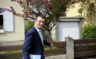 Florian Philippot, vice-président du FN, a décerné vendredi un "zéro sur vingt" à Vincent Peillon, qu'il accuse de préférer les "intégristes qui brûlent" ou "tuent" à Marine Le Pen.