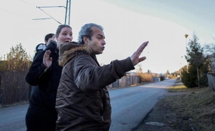 Walid Abdulrahman Abou Zayed, suspect norvégien de l'attentat de la rue des Rosiers, fait un geste le 4 mars 2015 à Skien, à 130 km d'Oslo