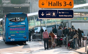 La navette relie la gare routière de Marseille Saint-Charles et l'aéroport en 25 minutes, en conditions de circulation normale.