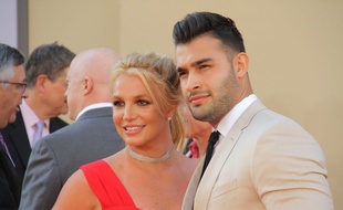 La chanteuse Britney Spears et son compagnon Sam Asghari à l'avant-première de Once Upon a Time... in Hollywood à Los Angeles