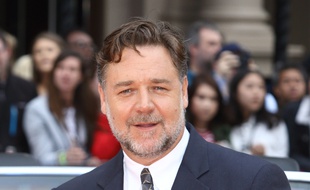 L'acteur Russell Crowe à l'avant-première de The Nice Guy à Londres