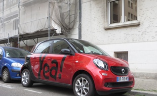 Strasbourg, le 1er septembre 2015 - Une Yea!, voiture en libre-service et sans réservation, à Strasbourg.