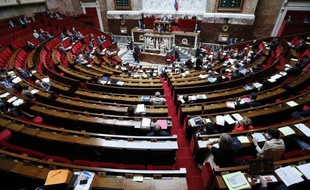 Les députés ont commencé lundi l'examen du budget rectificatif 2012 qui détricote des mesures emblématiques de Nicolas Sarkozy, dont les exonérations d'impôts liées aux heures supplémentaires, que le PS a proposé de repousser à l'été 2012, au lieu du 1er janvier.