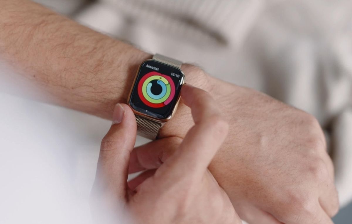 La montre connect e Apple Watch Series 8 GPS est en promo pour les