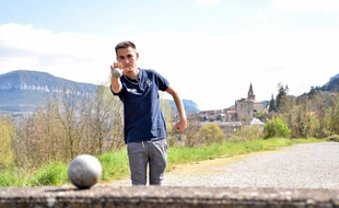 Tanguy Penin dépoussière l'image de la pétanque.
