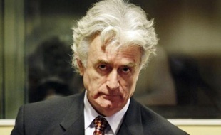 Radovan Karadzic, un mois après son arrestation en juillet 2008.